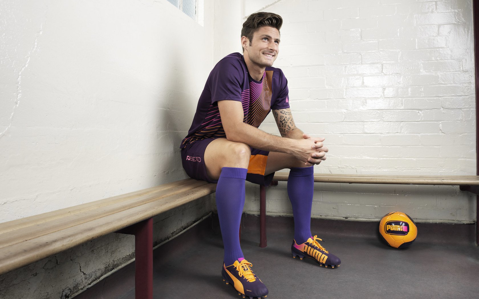 职业球员场下形象管理缺位影响公众认同，球员形象照